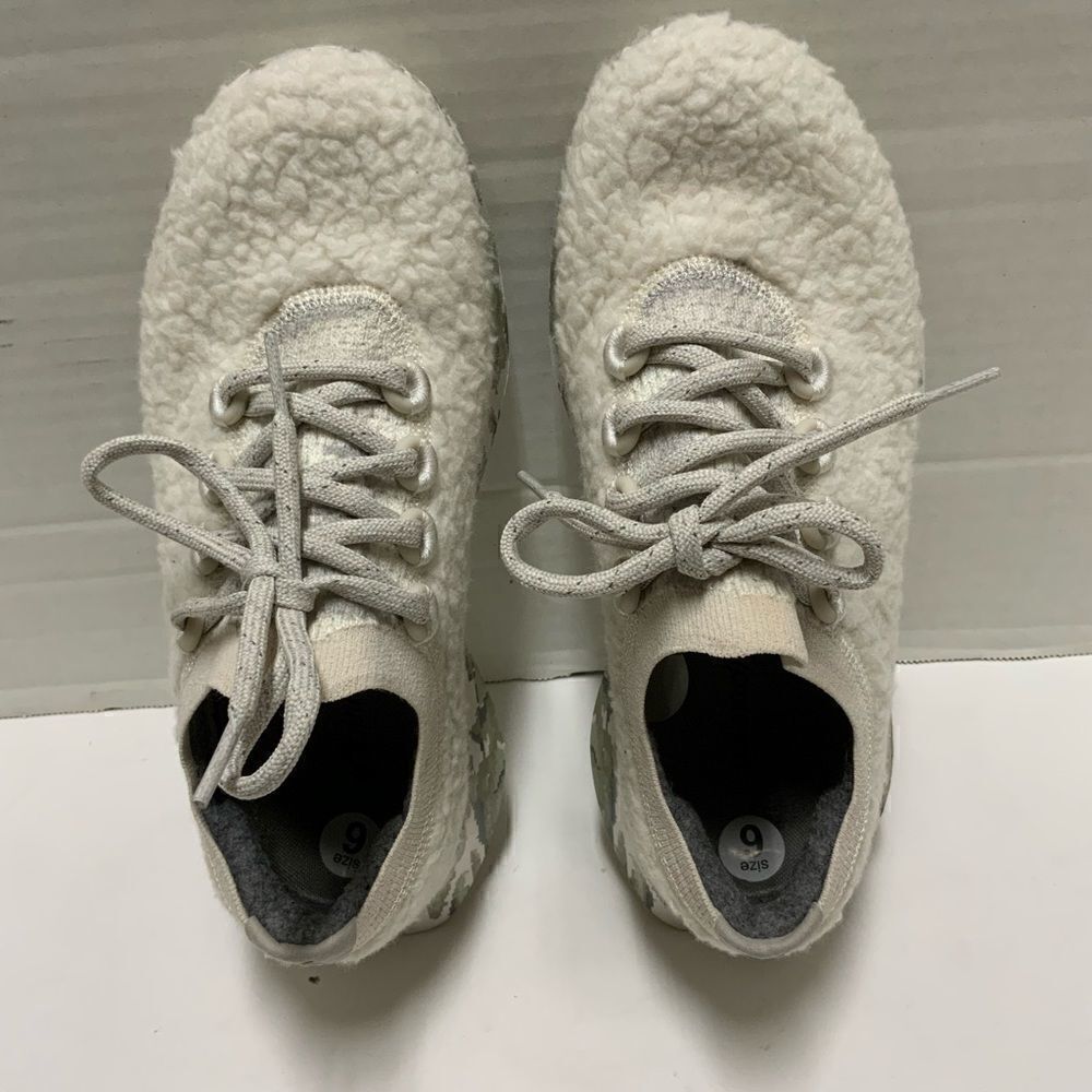 Allbirds Womens  6 Natural White Cloud Pixel Wool Dasher Fluff Sneaker Shoes